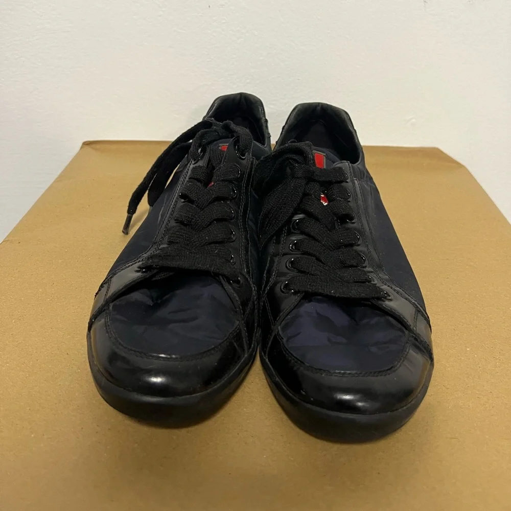PRADA - Picture 2 of 7